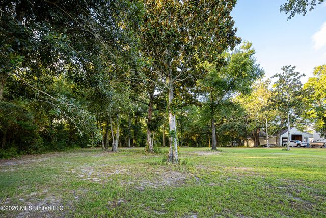 Seashore Avenue, Ocean Springs, MS 39564