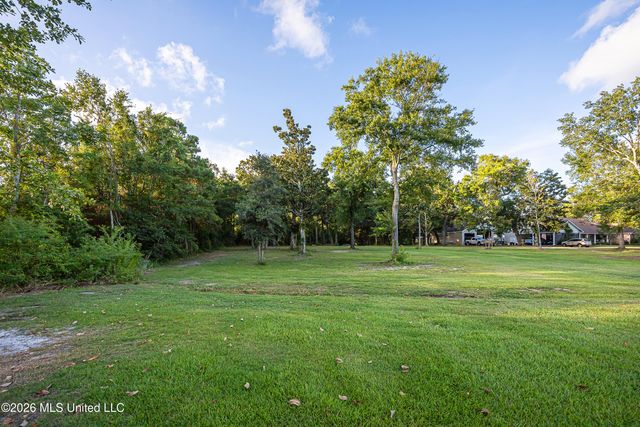 Seashore Avenue, Ocean Springs, MS 39564