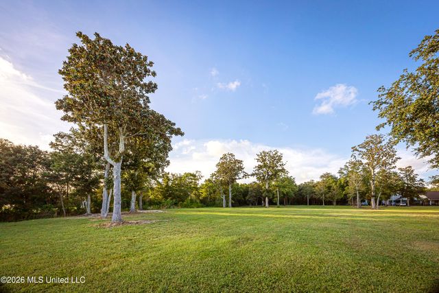 Seashore Avenue, Ocean Springs, MS 39564