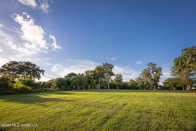 Seashore Avenue, Ocean Springs, MS 39564