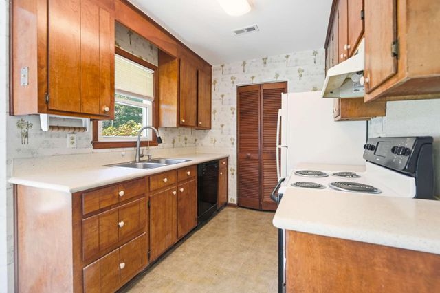 617 Longleaf Road, Summerville, SC 29486