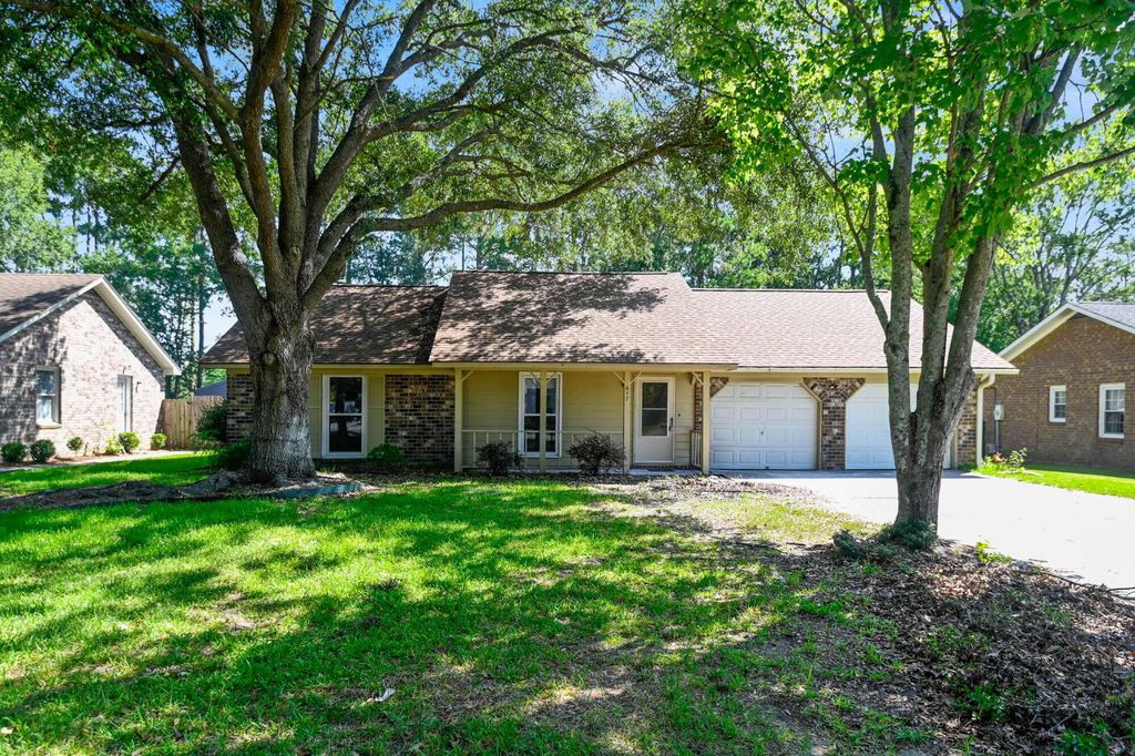 617 Longleaf Road, Summerville, SC 29486