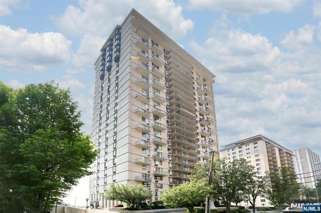 160 Overlook Avenue 26C, Hackensack, NJ 07601