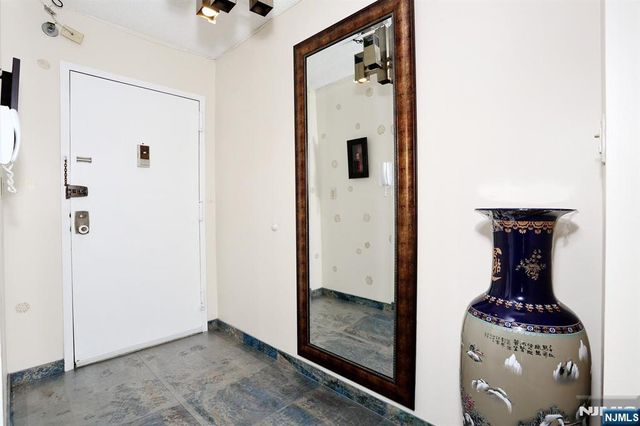 160 Overlook Avenue 26C, Hackensack, NJ 07601