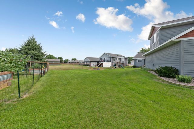 1700 Wood Duck Street, Saint Peter, MN 56082