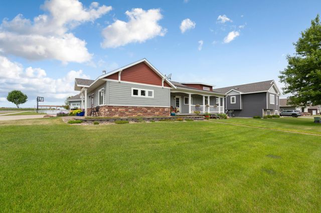 1700 Wood Duck Street, Saint Peter, MN 56082