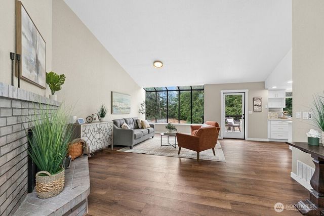 26100 SE 225th Place, Maple Valley, WA 98038