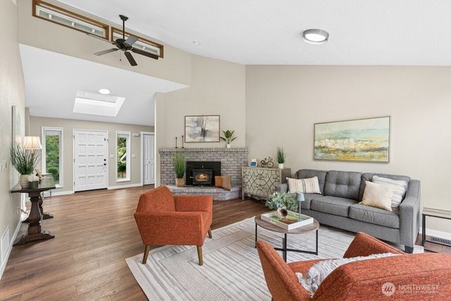 26100 SE 225th Place, Maple Valley, WA 98038