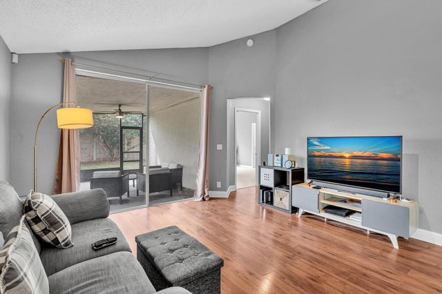 5837 N Plum Bay Pkwy, Tamarac, FL 33321