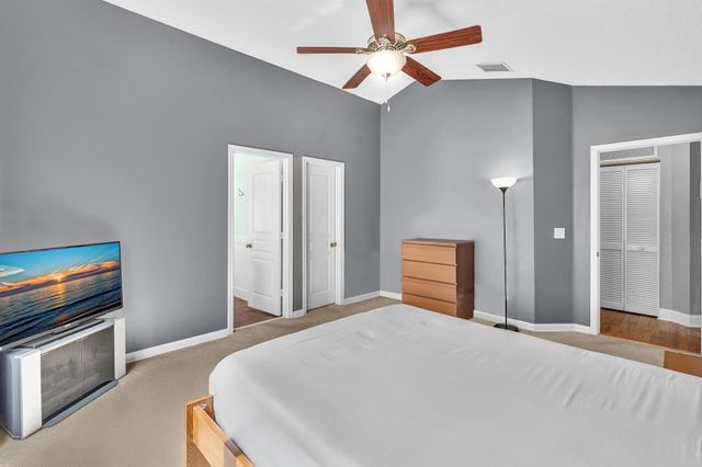 5837 N Plum Bay Pkwy, Tamarac, FL 33321