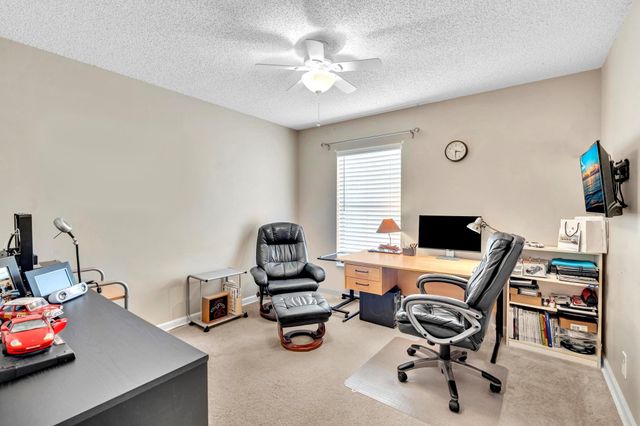 5837 N Plum Bay Pkwy, Tamarac, FL 33321