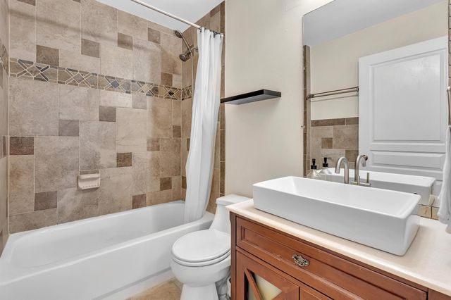 5837 N Plum Bay Pkwy, Tamarac, FL 33321