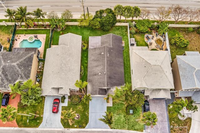 5837 N Plum Bay Pkwy, Tamarac, FL 33321