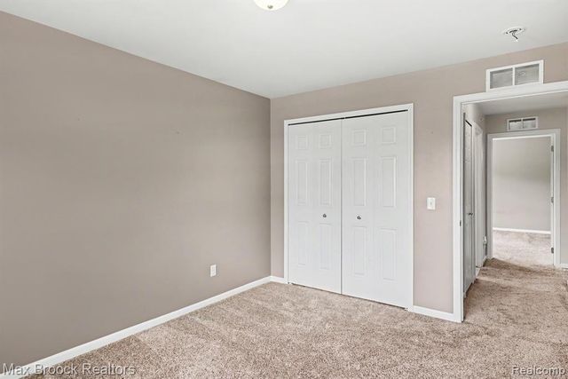49086 W Woods Drive, Utica, MI 48317