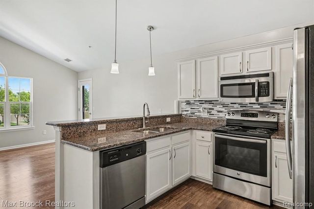 49086 W Woods Drive, Utica, MI 48317