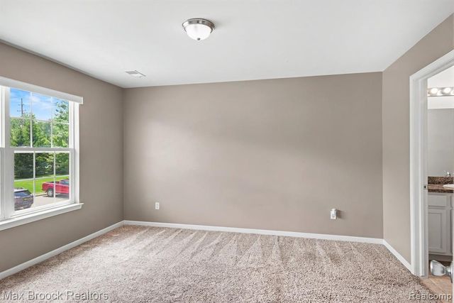 49086 W Woods Drive, Utica, MI 48317