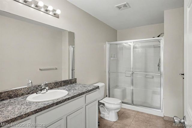 49086 W Woods Drive, Utica, MI 48317