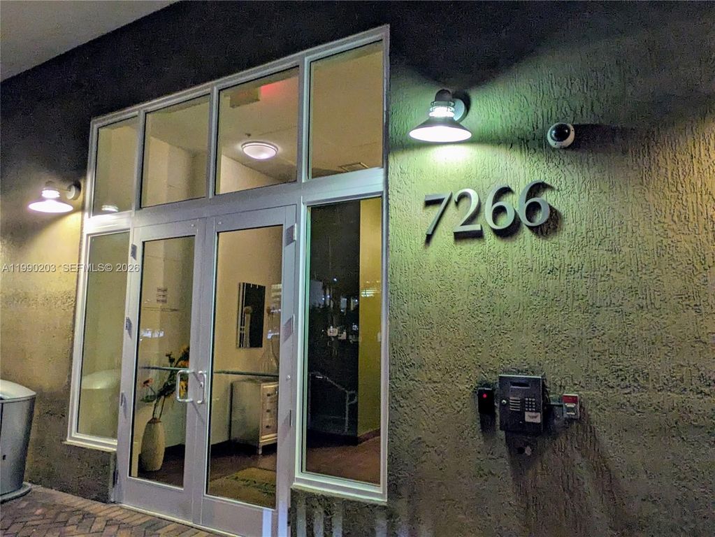 7266 SW 88th St A602, Miami, FL 33156