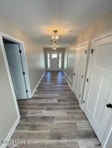 10500 Church Ct, Louisville, KY 40272