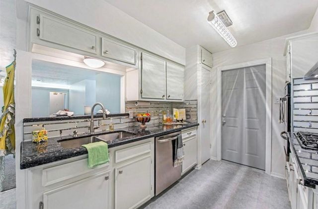 1102 E Rutgers Lane, Deer Park, TX 77536