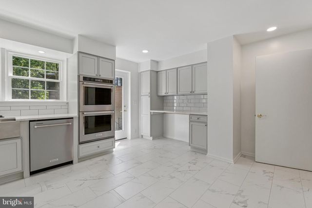 2827 ELLICOTT ST NW, Washington, DC 20008