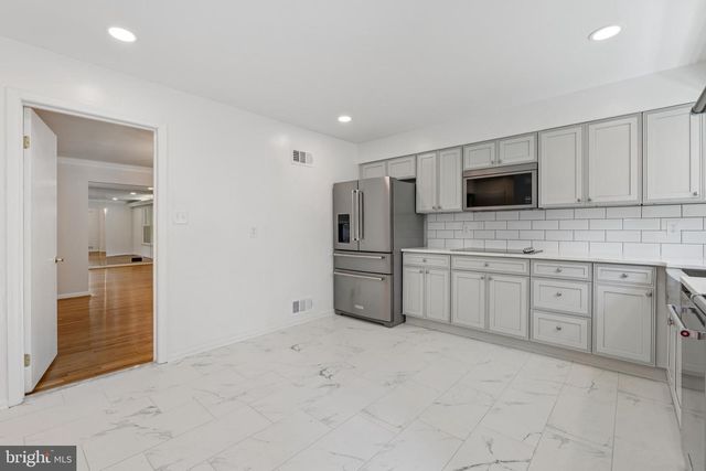 2827 ELLICOTT ST NW, Washington, DC 20008