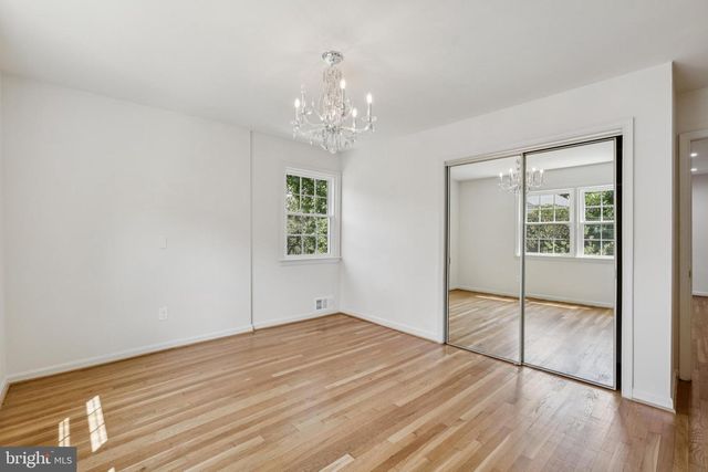 2827 ELLICOTT ST NW, Washington, DC 20008