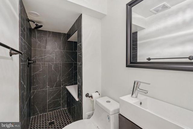 2827 ELLICOTT ST NW, Washington, DC 20008