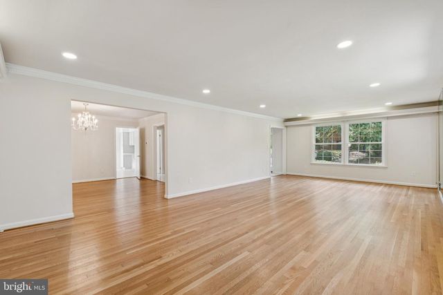 2827 ELLICOTT ST NW, Washington, DC 20008