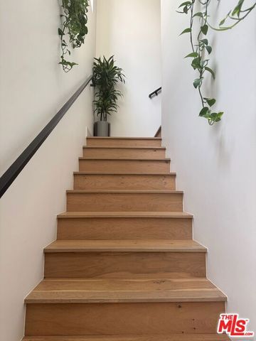 1144 N Detroit Street 7, West Hollywood, CA 90046