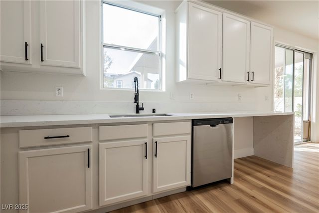 737 Thorton Beach Street, Henderson, NV 89015