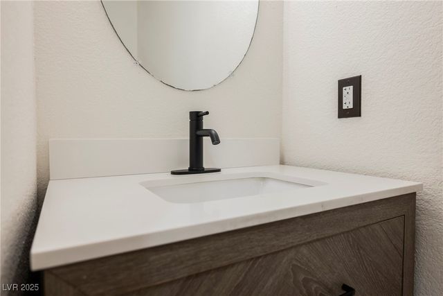 737 Thorton Beach Street, Henderson, NV 89015