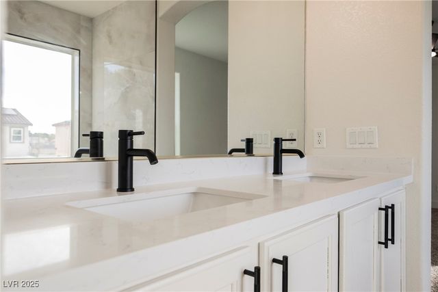 737 Thorton Beach Street, Henderson, NV 89015