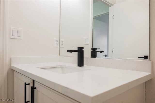 737 Thorton Beach Street, Henderson, NV 89015