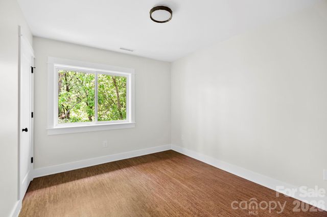 25 Fireside Drive, Asheville, NC 28806