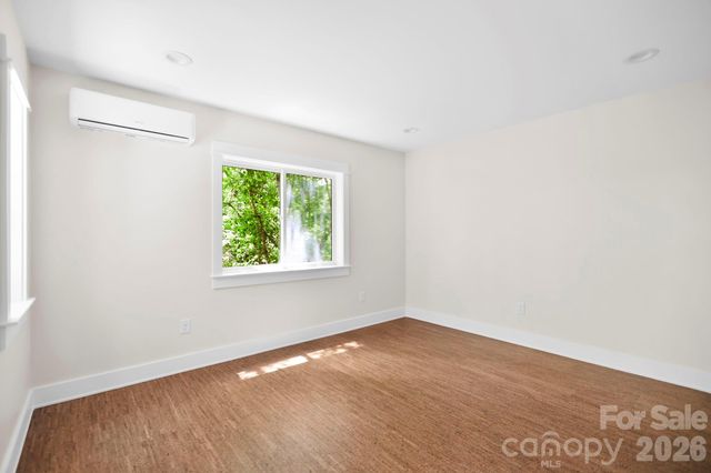 25 Fireside Drive, Asheville, NC 28806