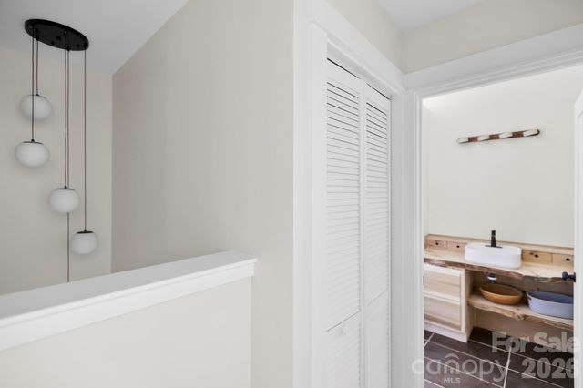 25 Fireside Drive, Asheville, NC 28806