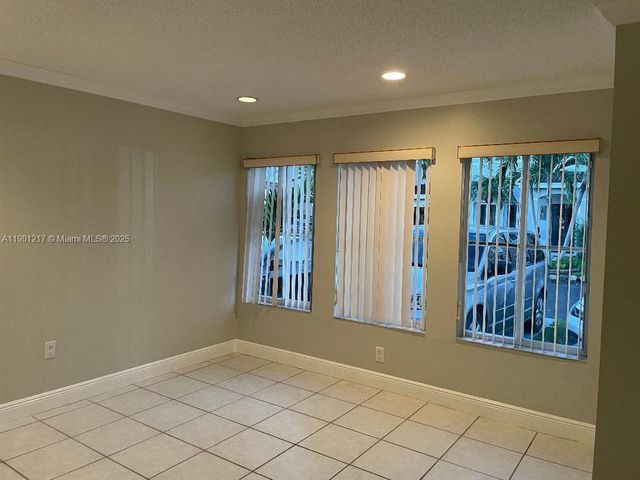16530 SW 96th Ter, Miami, FL 33196