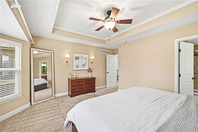 9621 N Adrian Avenue, Kansas City, MO 64154