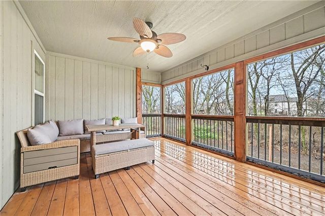 9621 N Adrian Avenue, Kansas City, MO 64154