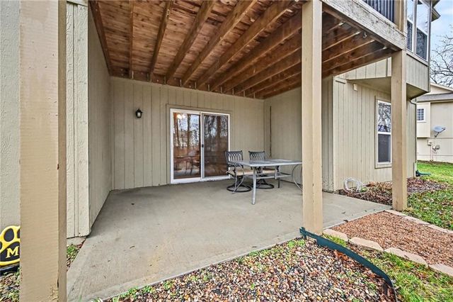 9621 N Adrian Avenue, Kansas City, MO 64154