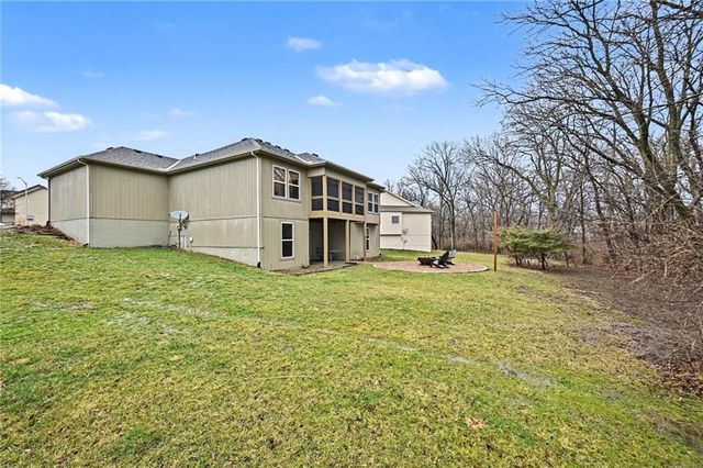 9621 N Adrian Avenue, Kansas City, MO 64154