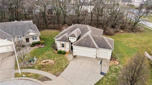 9621 N Adrian Avenue, Kansas City, MO 64154