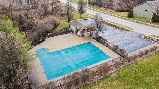 9621 N Adrian Avenue, Kansas City, MO 64154