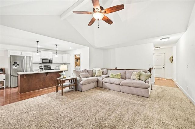 9621 N Adrian Avenue, Kansas City, MO 64154