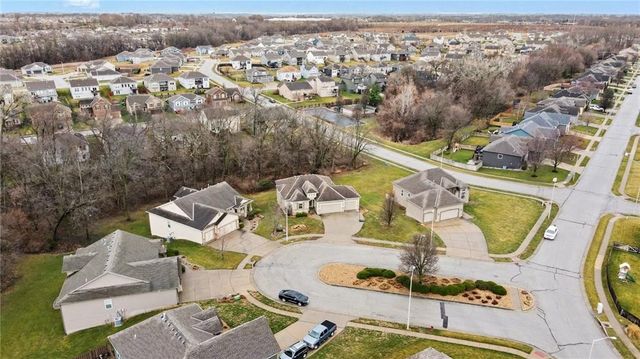 9621 N Adrian Avenue, Kansas City, MO 64154