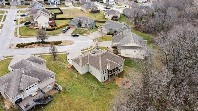 9621 N Adrian Avenue, Kansas City, MO 64154