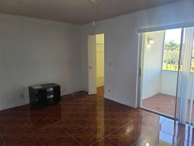 555 Purdy Lane 317, Palm Springs, FL 33461