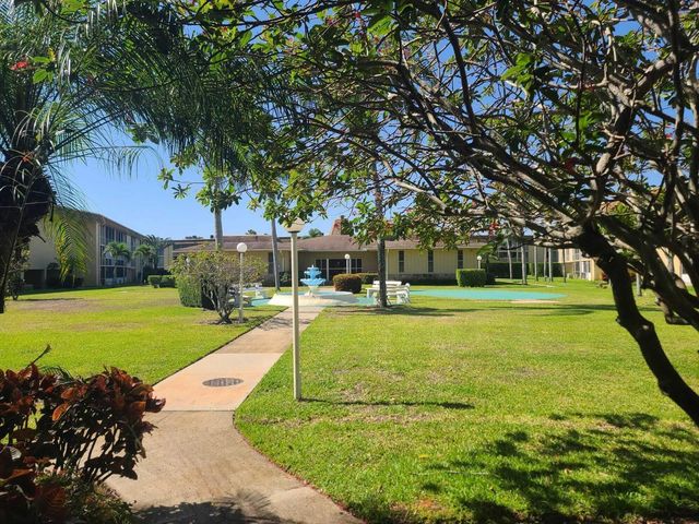 555 Purdy Lane 317, Palm Springs, FL 33461