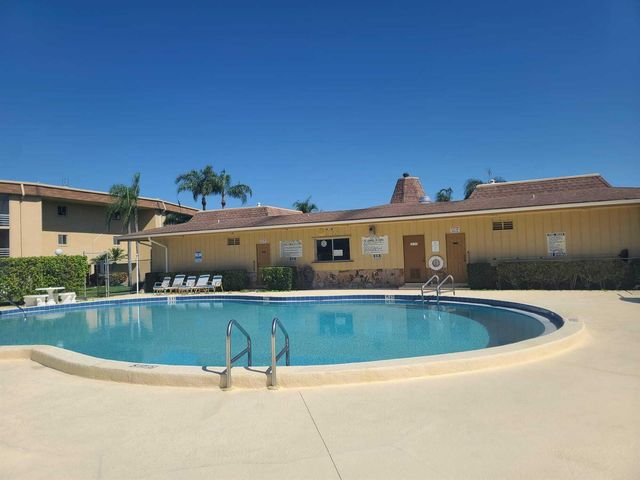 555 Purdy Lane 317, Palm Springs, FL 33461